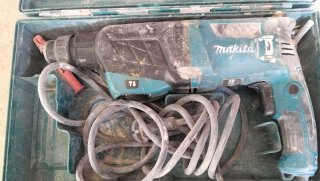 Taladro percutor Makita modelo HT2630