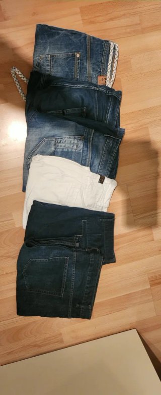 Pantalones cortos vaqueros   de hombre en muy buen