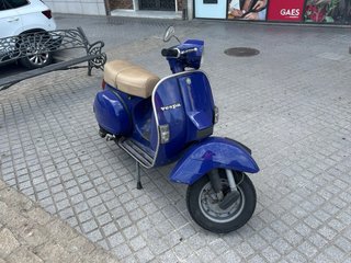 Vespa 200 Iris Azul (1990). Restaurada