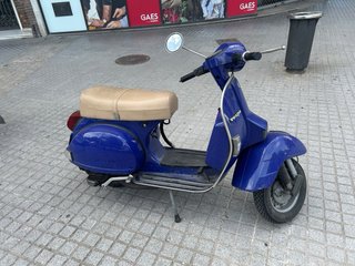 Vespa 200 Iris Azul (1990). Restaurada