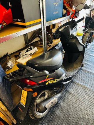 Kymco Scout 50cc Scooter Negra