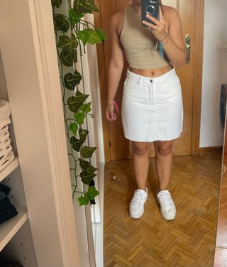 C2: Minifalda vaquera blanca
