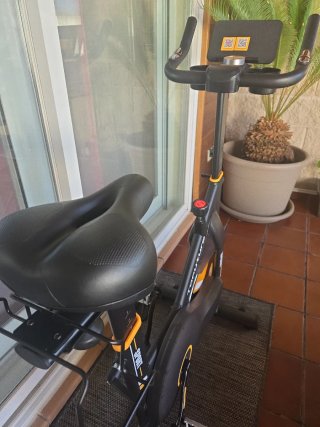 Bicicleta Estática Indoor Toputure TEB5. ModeloPRO