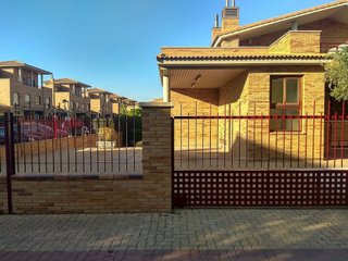 Casa adosada en alquiler en Montecanal en Zaragoza