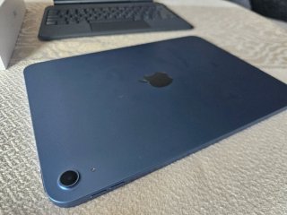 iPad 10ª Gen 64GB Wi-Fi Azul + Accesorios