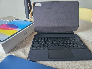 iPad 10ª Gen 64GB Wi-Fi Azul + Accesorios