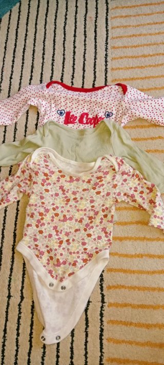 Conjunto bebé niña body y pantalón vaquero