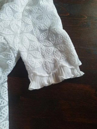 Abito in pizzo bianco
