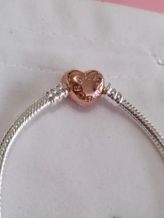 Pulsera Pandora Moments cierre corazón