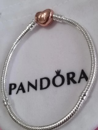 Pulsera Pandora Moments cierre corazón