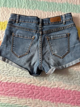 Pantalón vaquero corto