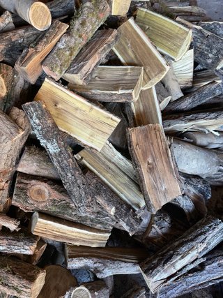 Leña de acacia para chimenea