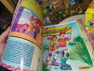 Album + caja 50 sobres Mortadelo y Filemon Panini