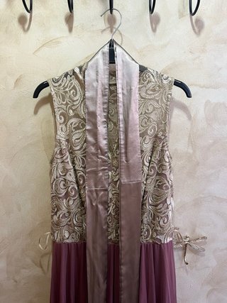 Vestido de fiesta largo dorado y rosa