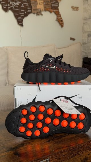 Botas Nike Negras y Naranjas