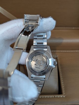 Reloj Seiko Mod Explorer II GMT Blanco Naranja