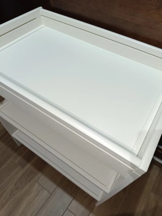 Cambiador de madera blanco