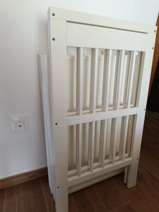 Cambiador de madera blanco