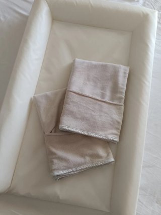 Cambiador de madera blanco