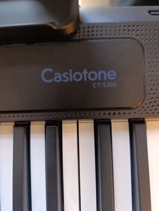 Teclado Casiotone CT-S300 con soporte