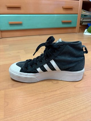 Botines Adidas Originales Negros