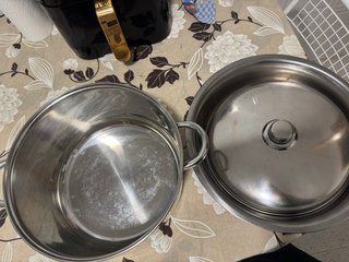 Olla y bol grande de aluminio