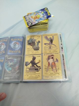 Álbum y cartas Pokémon
