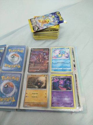 Álbum y cartas Pokémon