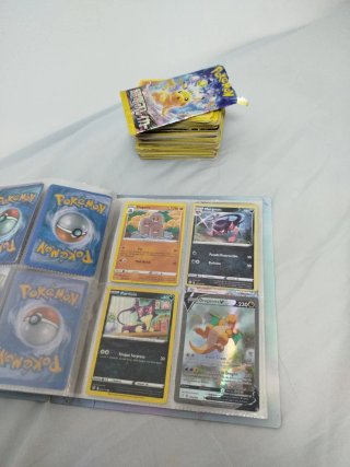 Álbum y cartas Pokémon