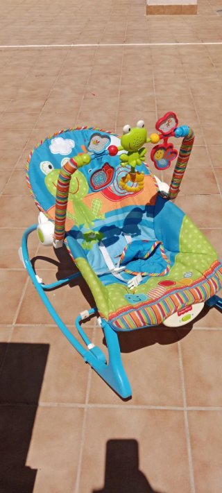Silla de bebé con sonajeros