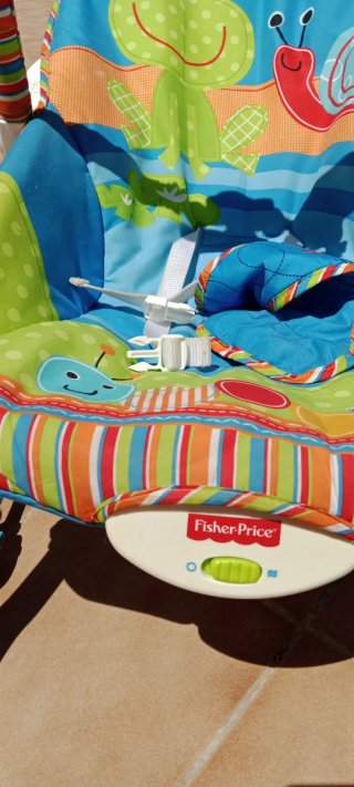 Silla de bebé con sonajeros