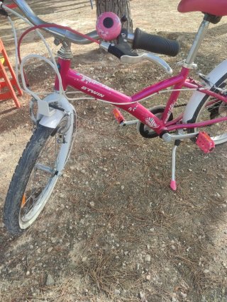 Bicicleta infantil rosa B'Twin