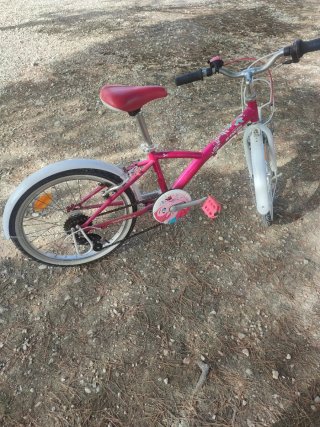 Bicicleta infantil rosa B'Twin