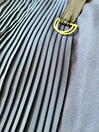 Vestido midi azul marino Zara Talla L