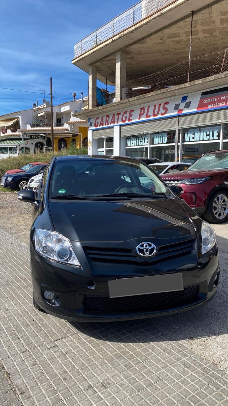 Toyota Auris 2011 - foto 1