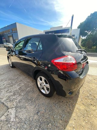 Toyota Auris 2011