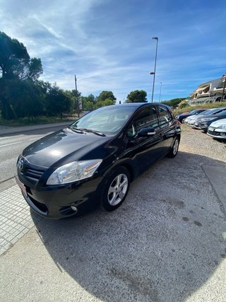 Toyota Auris 2011