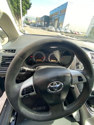 Toyota Auris 2011