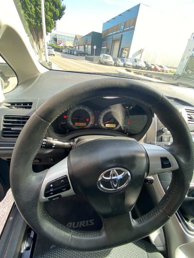 Toyota Auris 2011