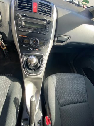 Toyota Auris 2011