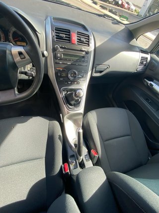 Toyota Auris 2011