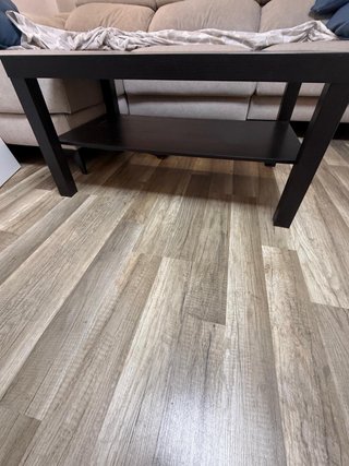 Mesa de centro negra de madera