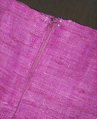 Traje de chaqueta y falda de seda rosa