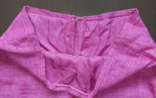 Traje de chaqueta y falda de seda rosa