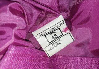 Traje de chaqueta y falda de seda rosa