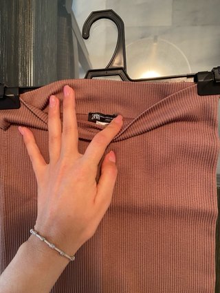 Falda midi Zara rosa acanalada