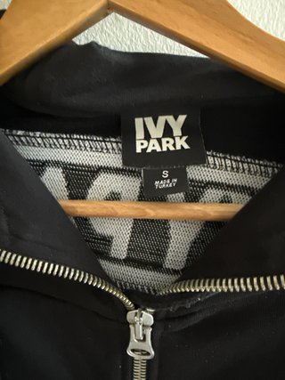 Sudadera Ivy Park Negra con Logo