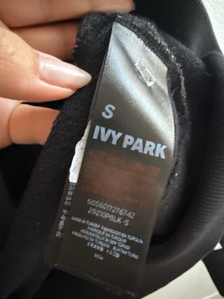 Sudadera Ivy Park Negra con Logo