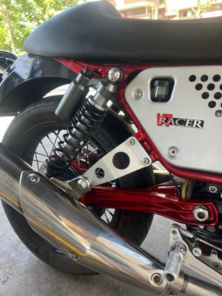 Moto Guzzi V7 Racer 2011