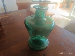 Jarrón vidrio soplado artesanal verde